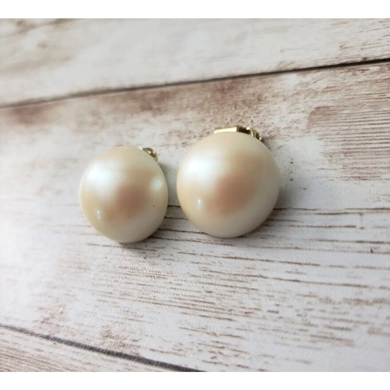 Vintage Clip On Earrings - Image 2