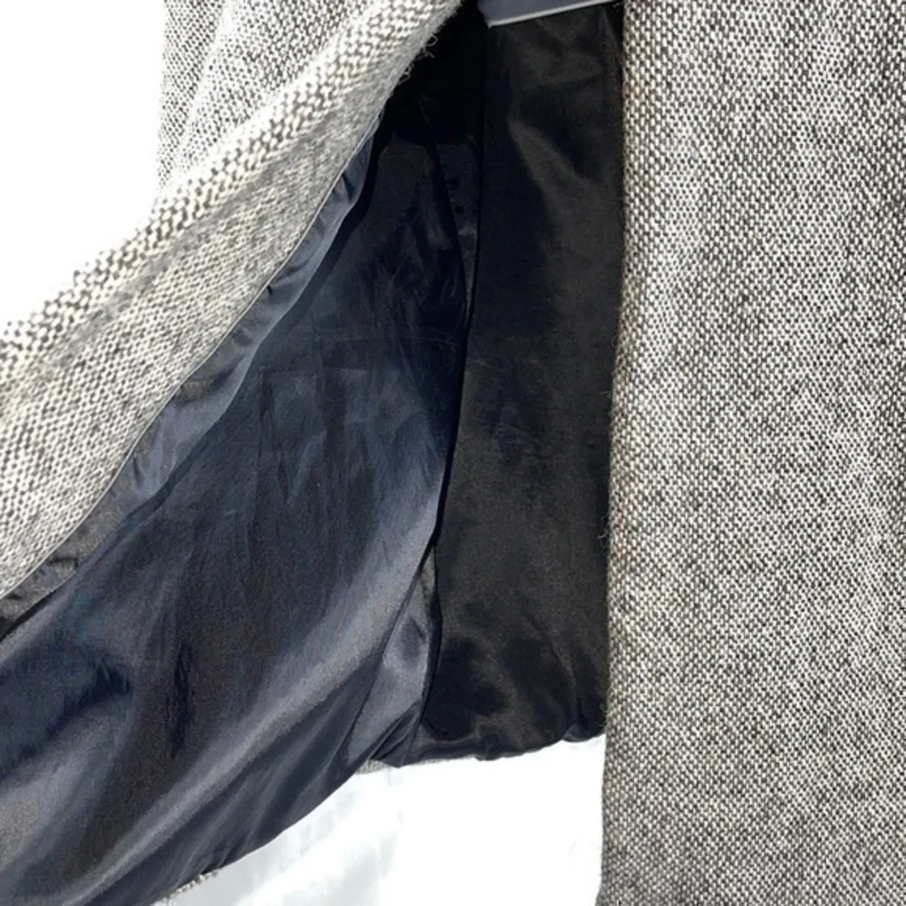 Gap Grey Maternity umpire button jacket size small - Image 3