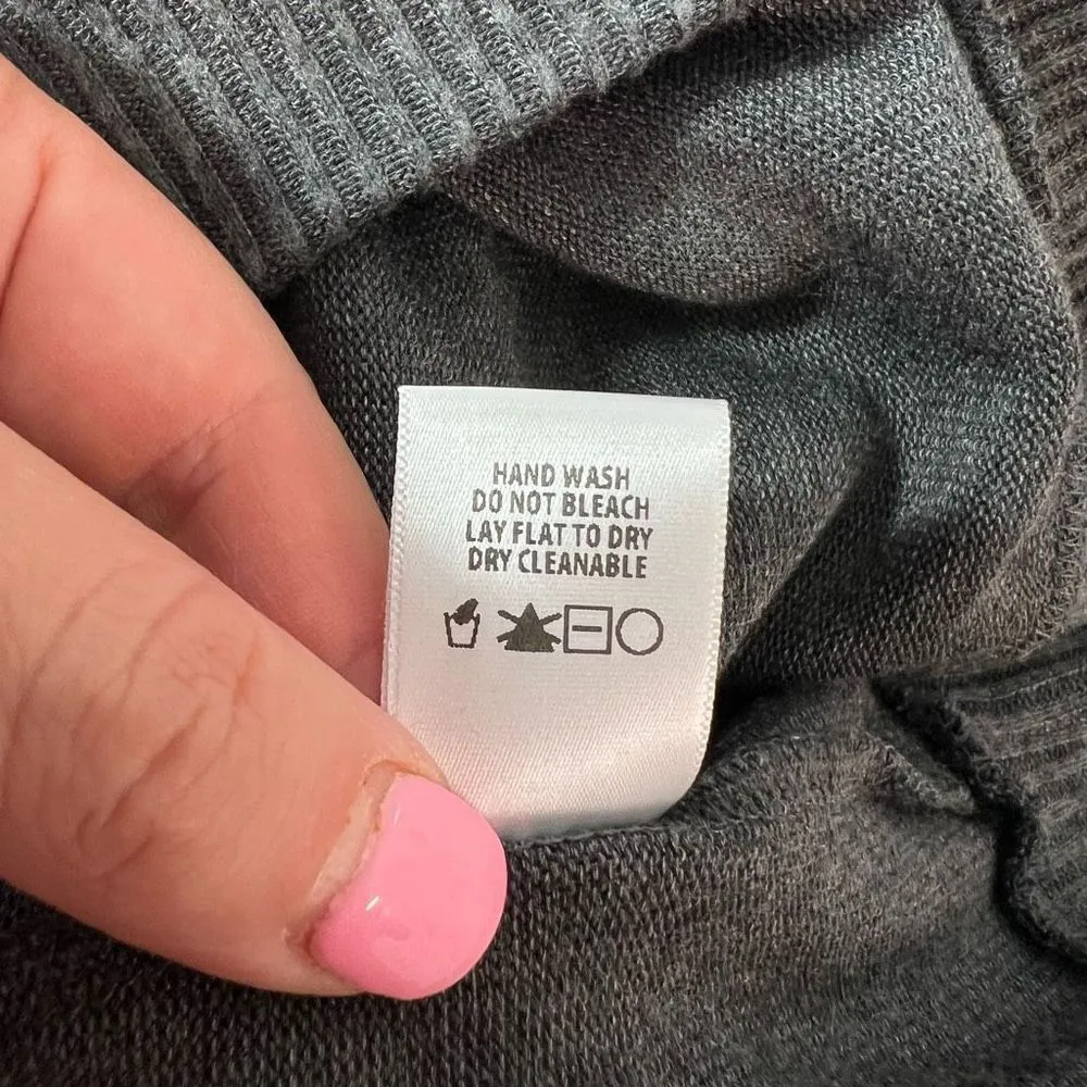 🔥5 for $25 sale🔥 Feel the Piece Terre Jacobs Gray Sleeveless Keyhole sweater - Image 10