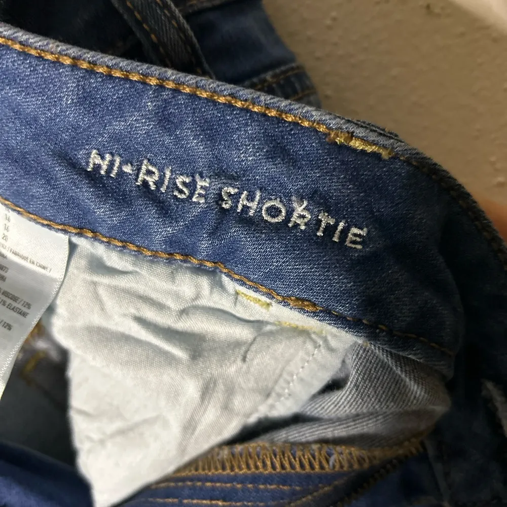 American Eagle Hi-Rise Shortie Jean Shorts Size 16 - Image 4