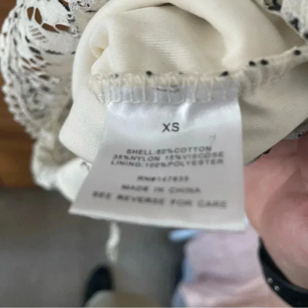 Romeo + Juliet Couture Black and White Floral Laced Dress Sz XS NWT - Image 9