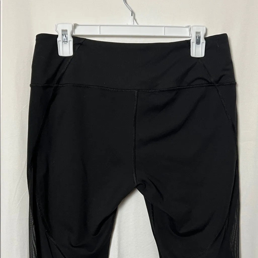 Victoria's Sport Knockout Black Mesh Criss Cross Capri Leggings Size Large - Image 7