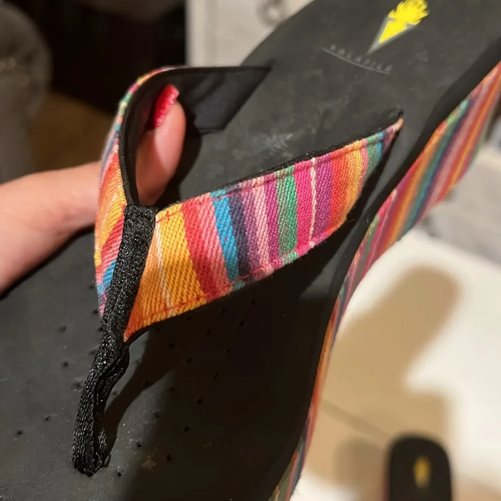 Volatile Sandals Womens 9 Chunky Wedge Rainbow Stripe Platform Flip Flop Thong Yellow - Image 6