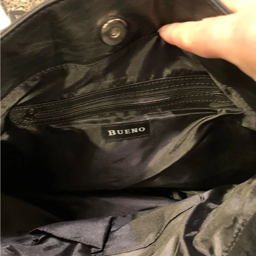 Bueno NWT handbag large bow detail on front chain strap. Faux leather - Image 3