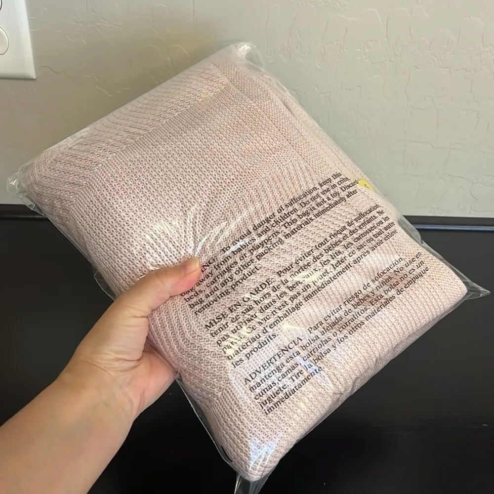 Roller Rabbit May Cape Sweater poncho solid Pale Rose, fringed hem,fits all NWT - Image 11