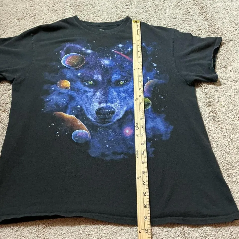 Black Graphic T Shirt Wolf Galaxy Space Planets Cosmic Print Tee Size L - Image 5