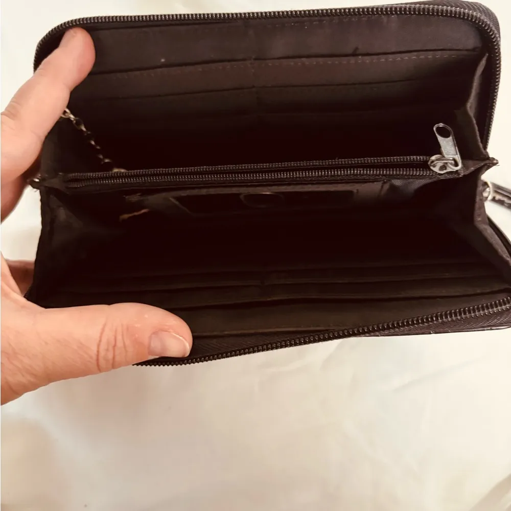 Nine West   Black Croc-Embossed Wallet - Image 4