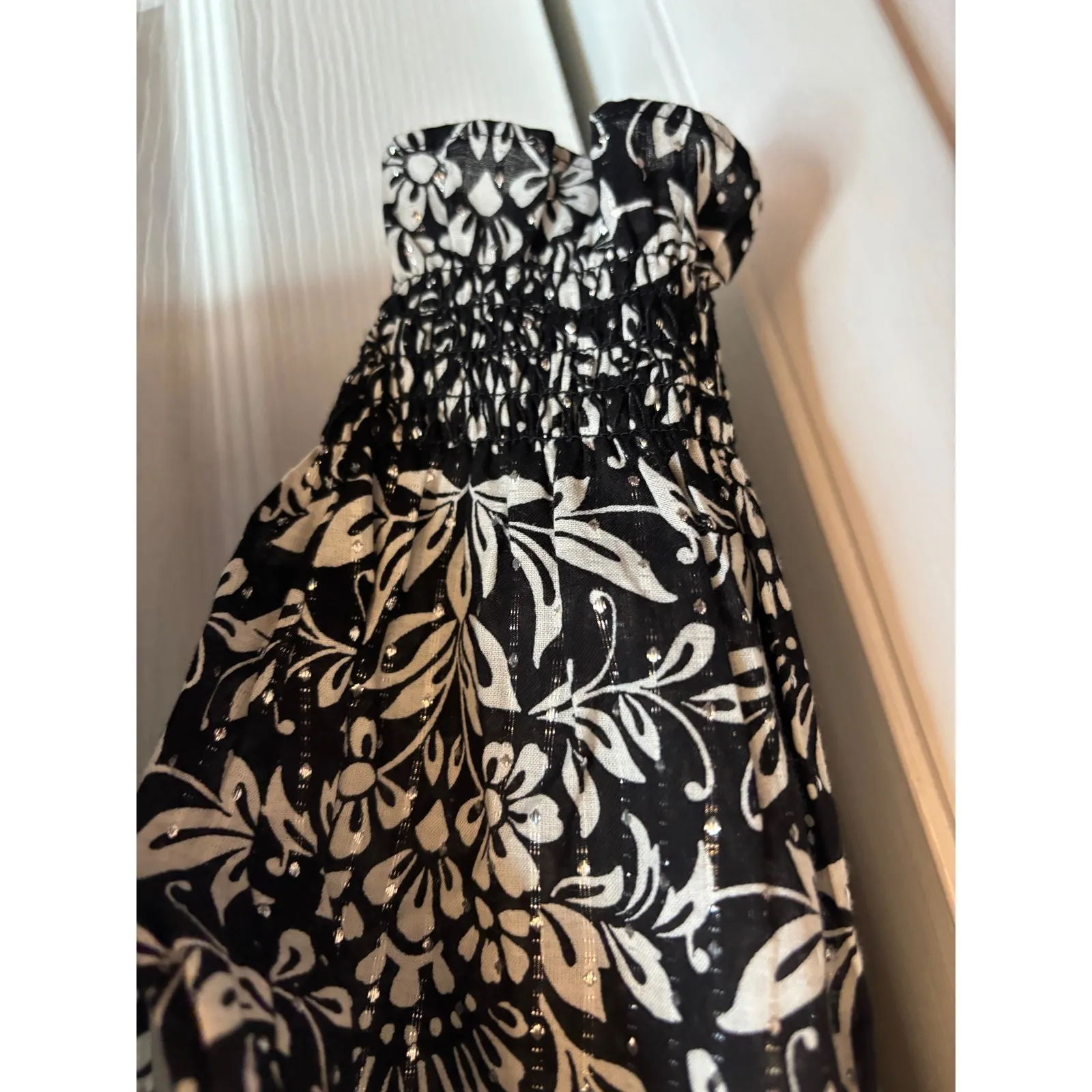 Talbots Black & White Floral Blouse | M | Metallic Thread | Smocked Neck - Image 7