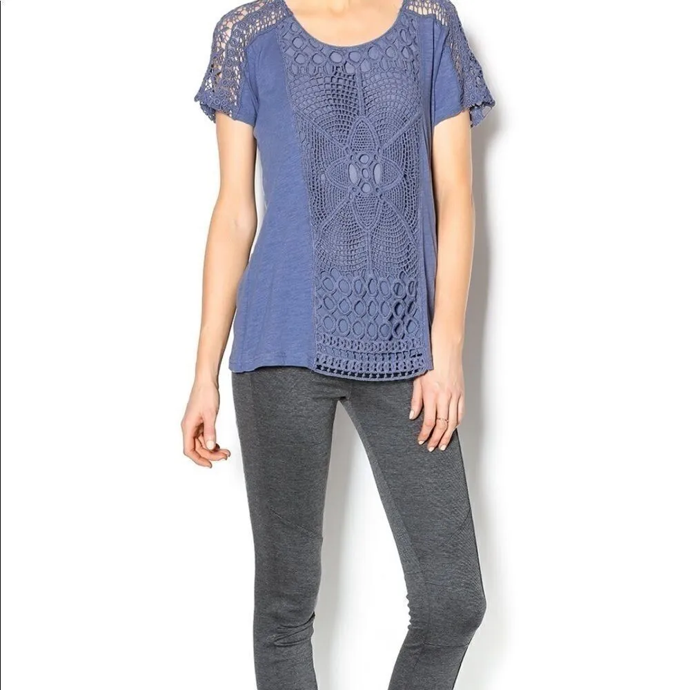 Rue 21 Women's Blue Lace Front Blouse Small - Image 2