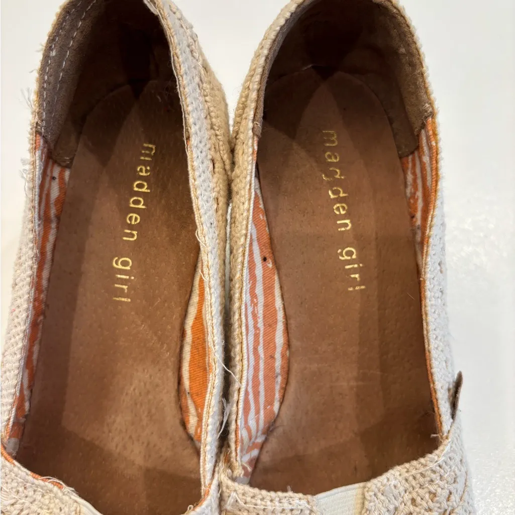 Madden Girl Cream Crochet Wedge Shoes size 8 - Image 9