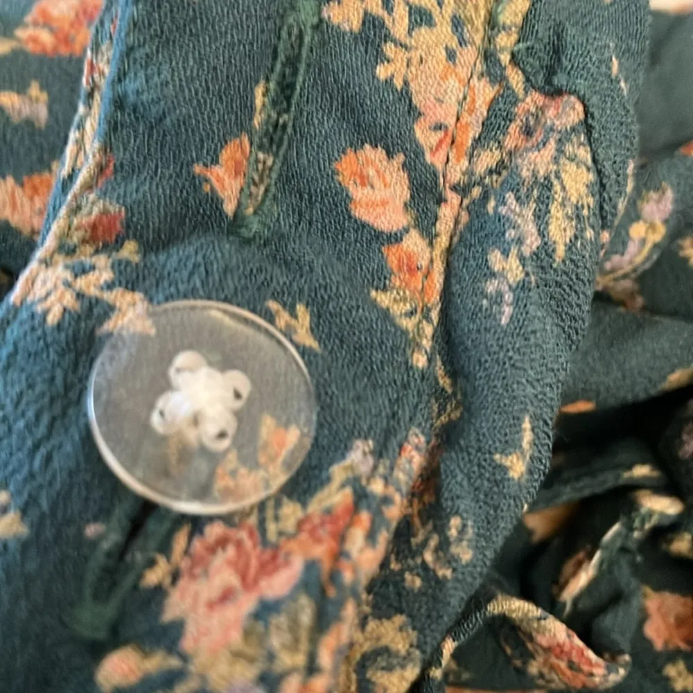 American Eagle Outfitters: Green with peach floral wrap skirt- mini- S - Image 6