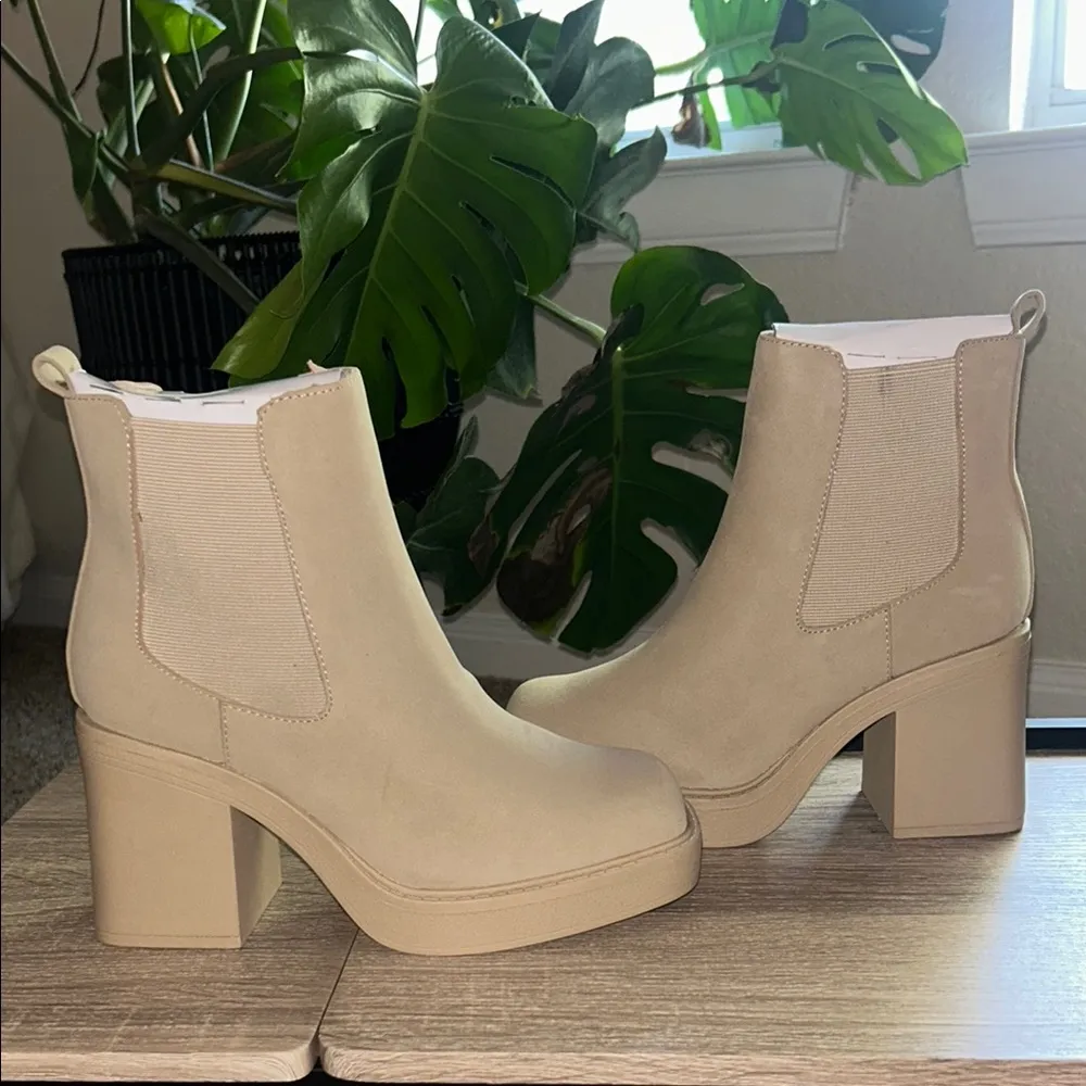 Elegant Tan Ankle Boots - Image 5