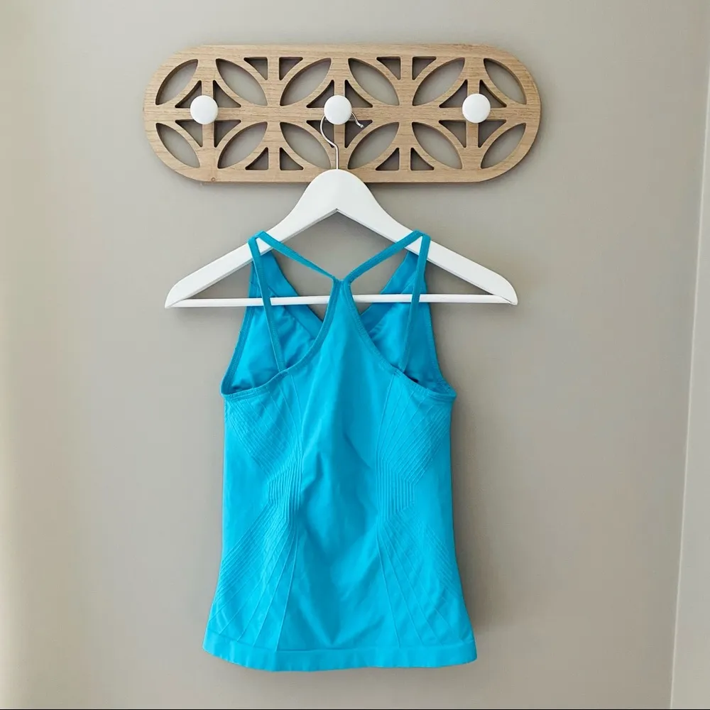 Old Navy Active Wear Tank Top Blue Sz Medium - Image 5