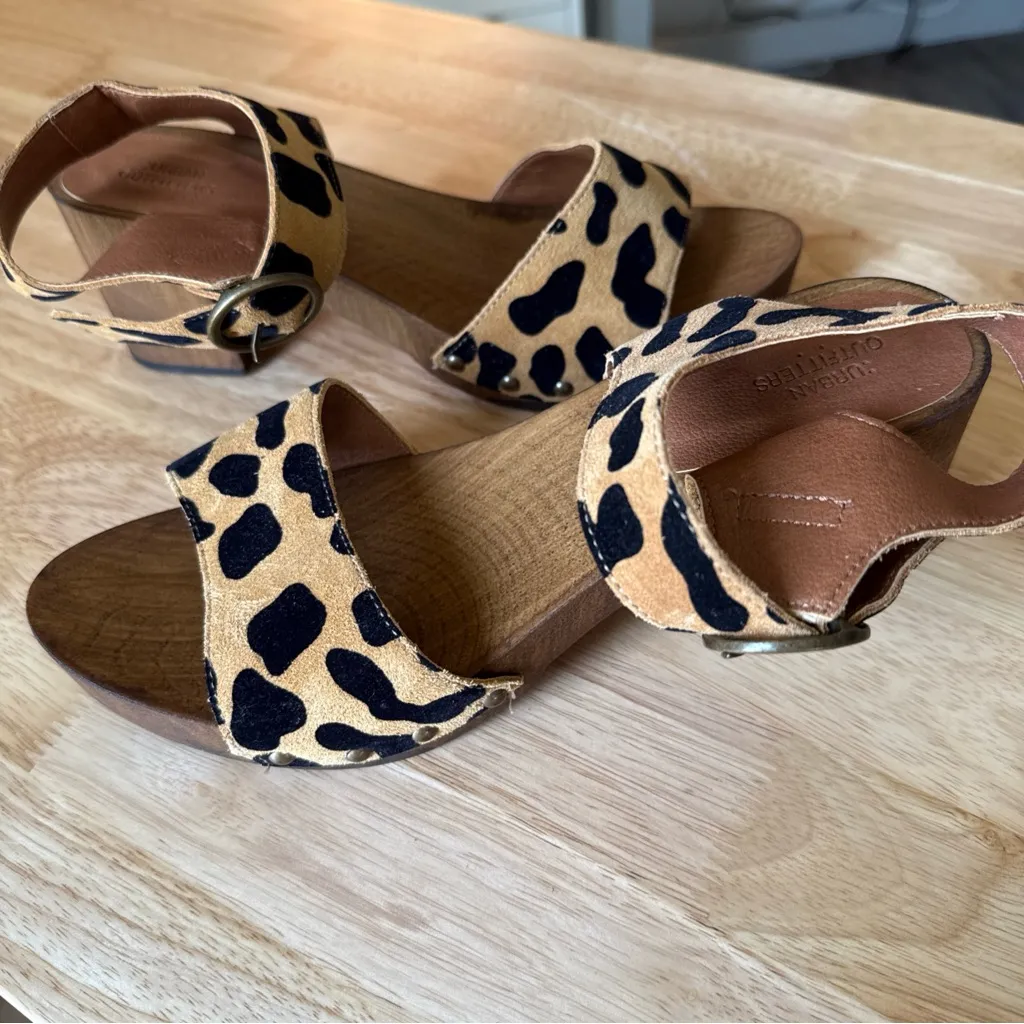 Urban Outfitters Alana Wood Leopard Print Women’s Sandals Size 7.5/8 (EU 38) - Image 4