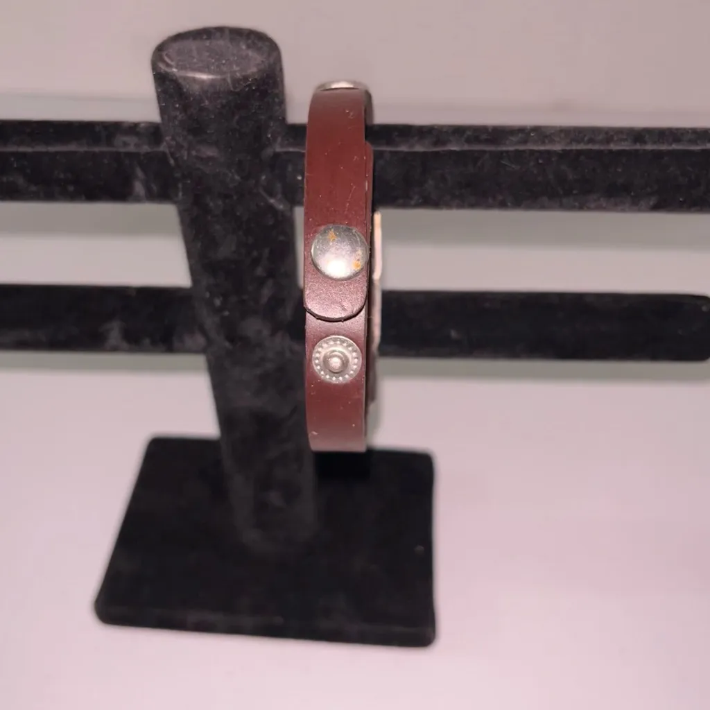 💙 Vintage Silver and Brown Leather Adjustable Snap Button Bracelet - Image 2