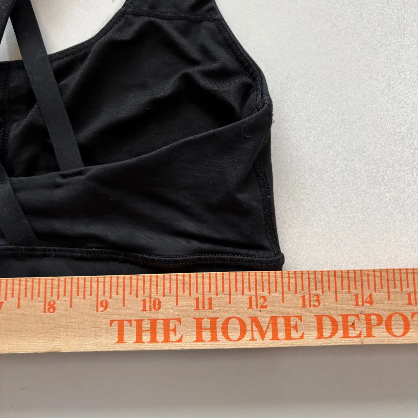 Lululemon Black Strappy Back Sports‎ Bra Women's Size 4 Workout Yoga Athletic - Image 4