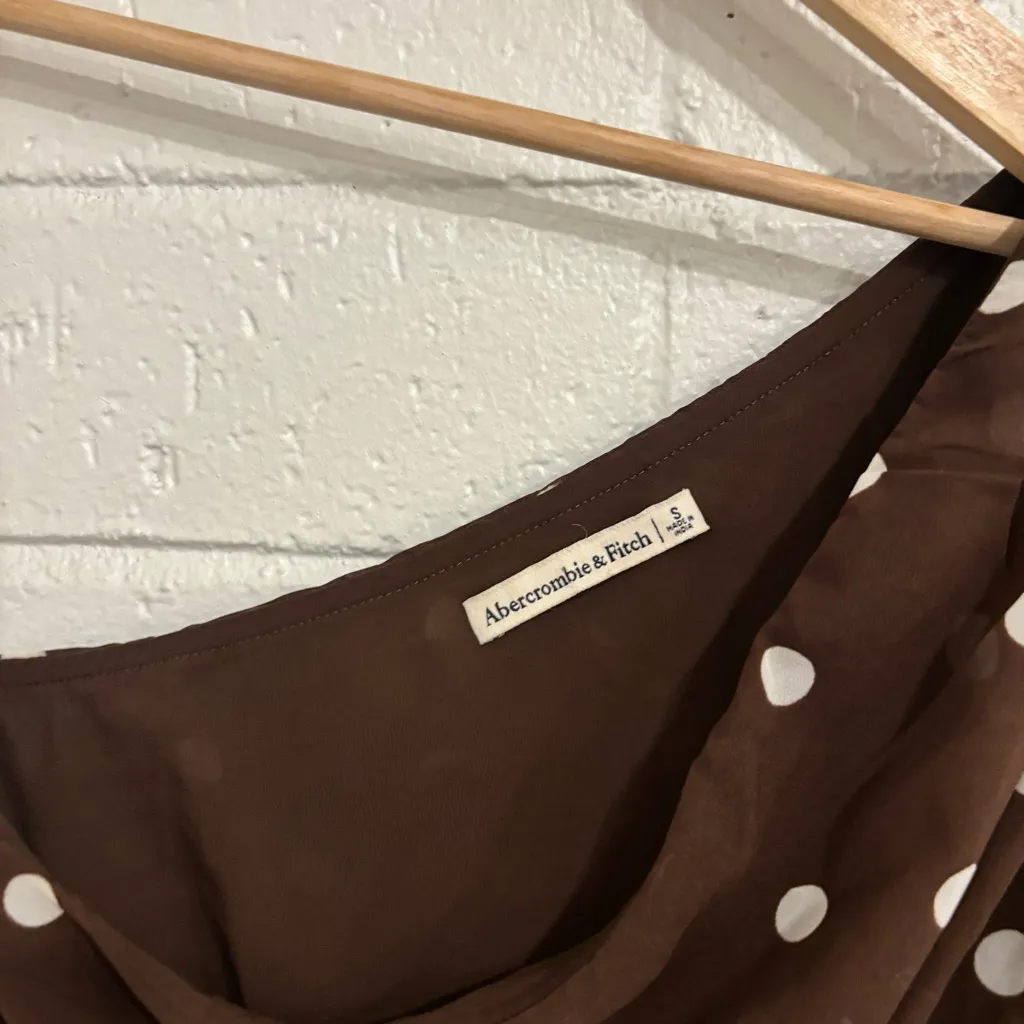 Abercrombie and Fitch one shoulder brown polka dot mini dress - Image 4