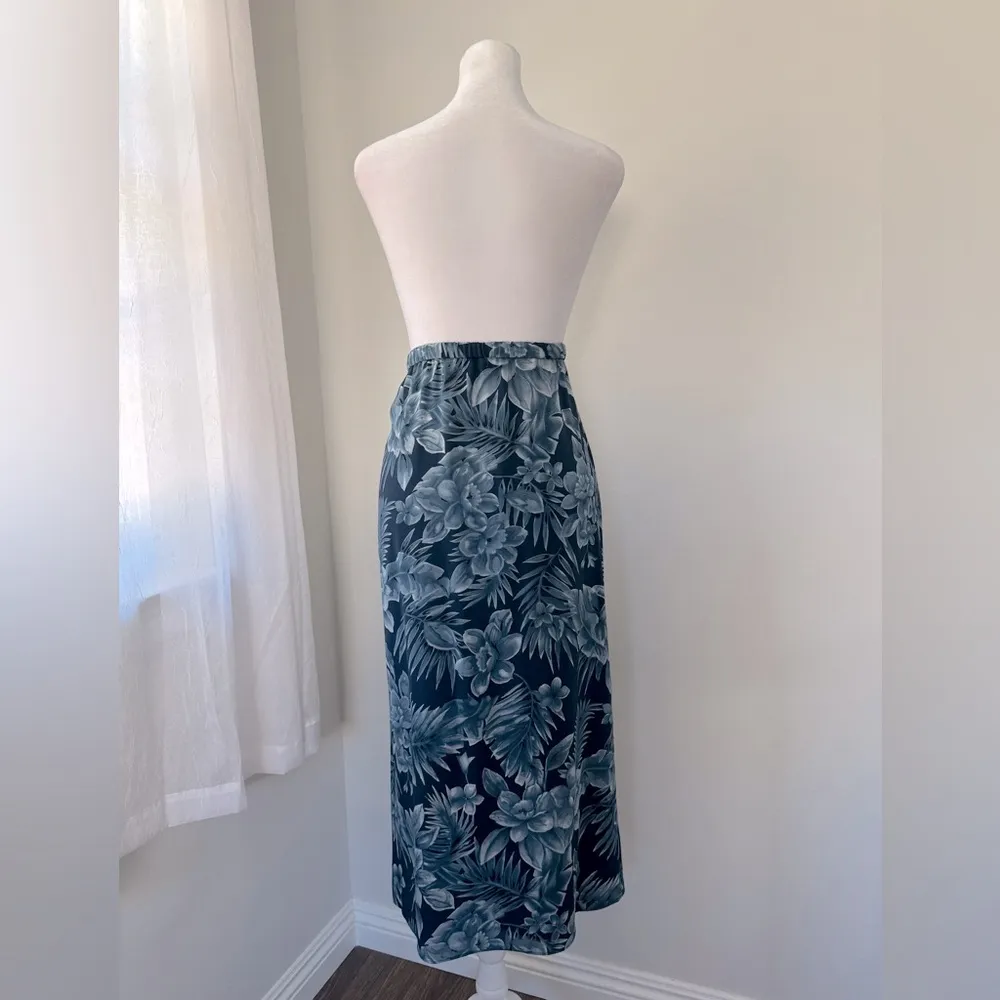 Vintage ‘90s Laura Scott Blue & Black Floral Print Midi Skirt - Image 6