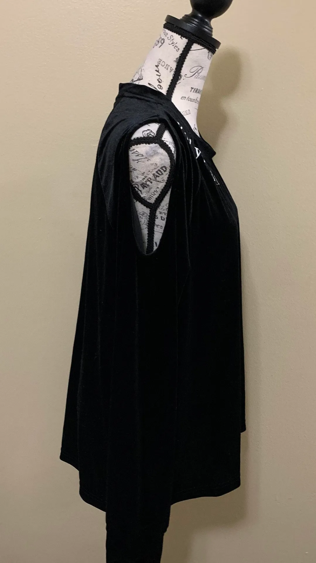 Black Velour Cold Shoulder Top - Image 6