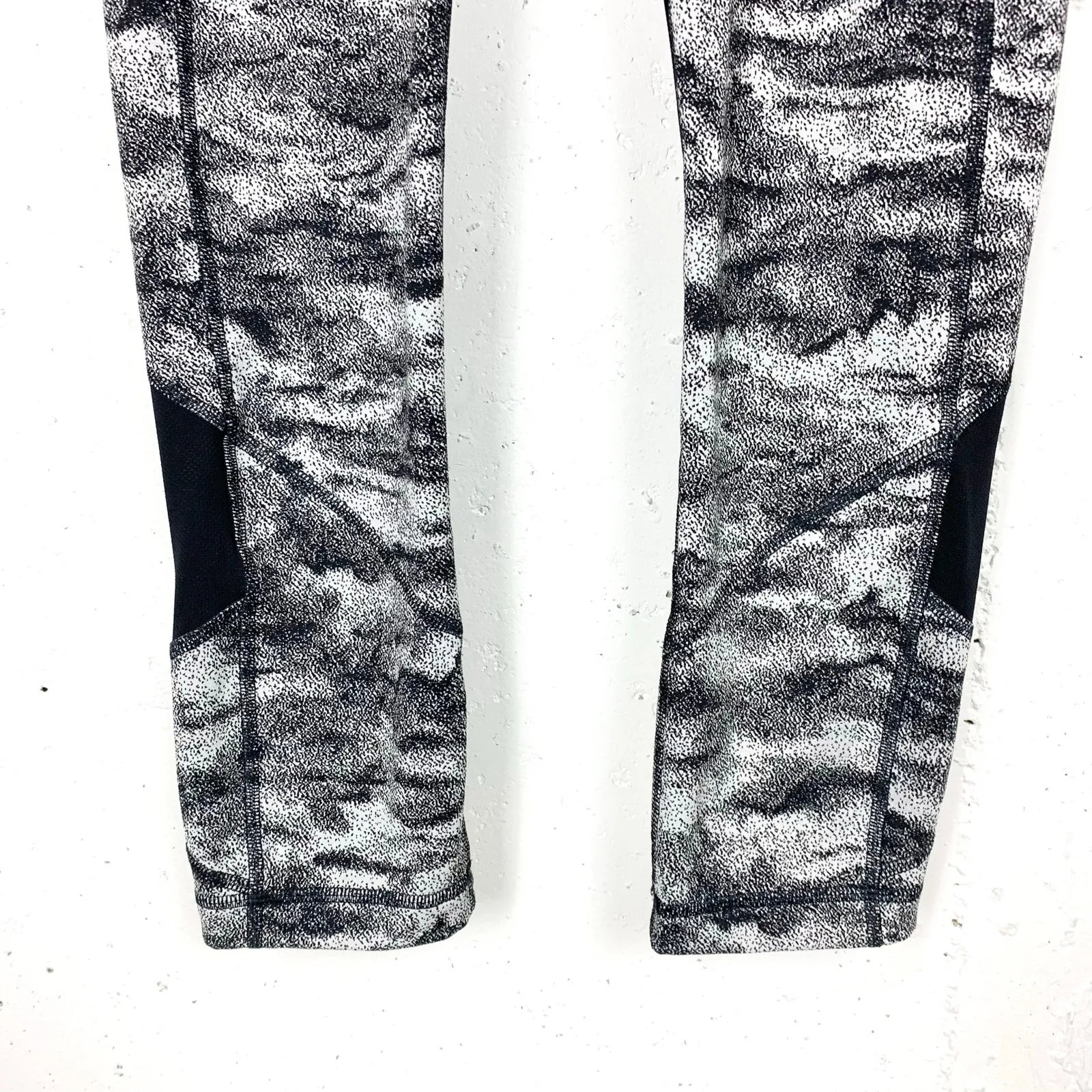 Lululemon Womens Pace Rival Crop Leggings Power Luxtreme Hazy Days Black White 6 - Image 9