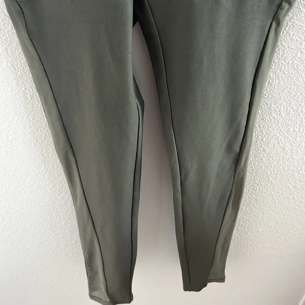 GymShark X Nikki Blackketter Dynamic Legging Pineapple Green Coral Small - Image 4