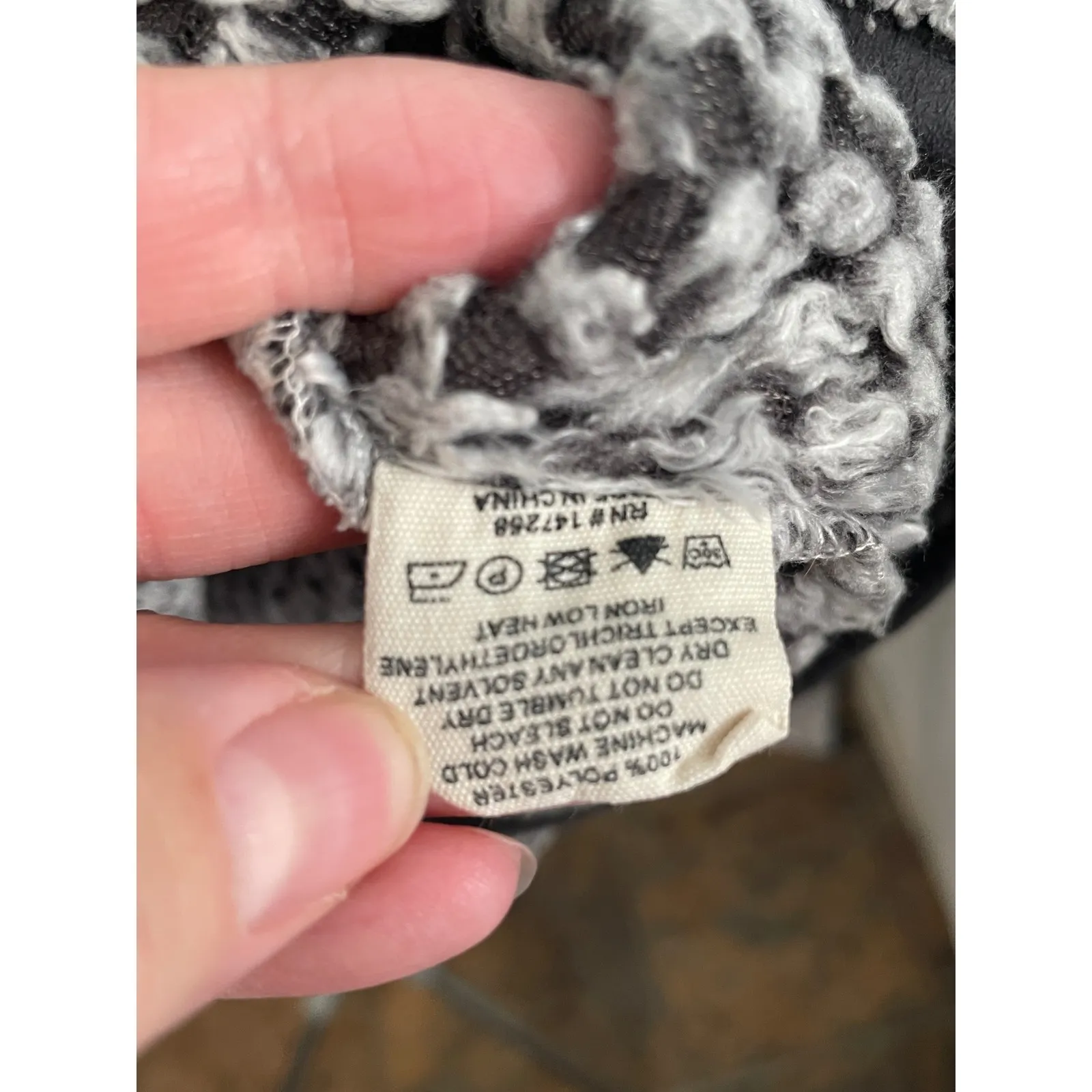 Simply Southern Pullover Sherpa Fleece Gray Cream Textured Snap Neck Women's MED - Image 6