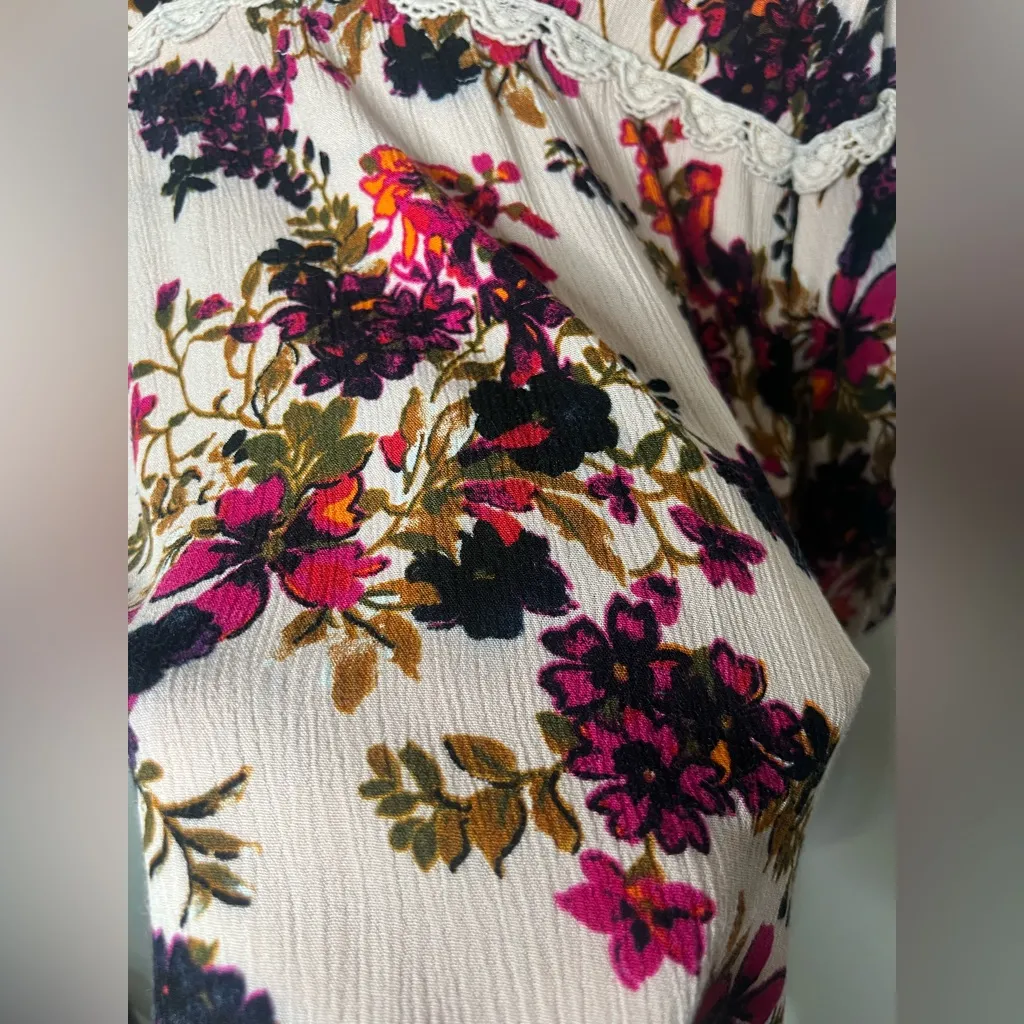 Sage Dress with Floral Lace Accents size medium 
With wide sleeves - Image 9