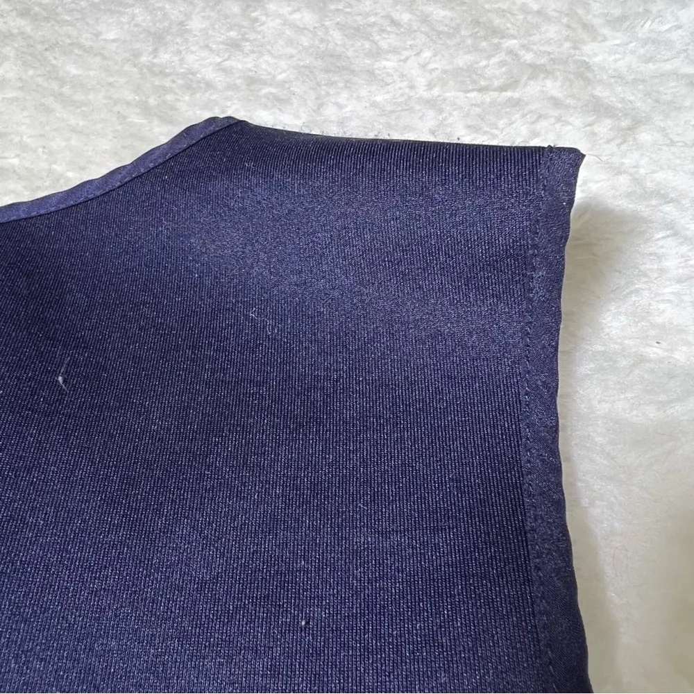 Forever 21 Navy Blue Floral Lace Sleeveless Crop Top - Image 5