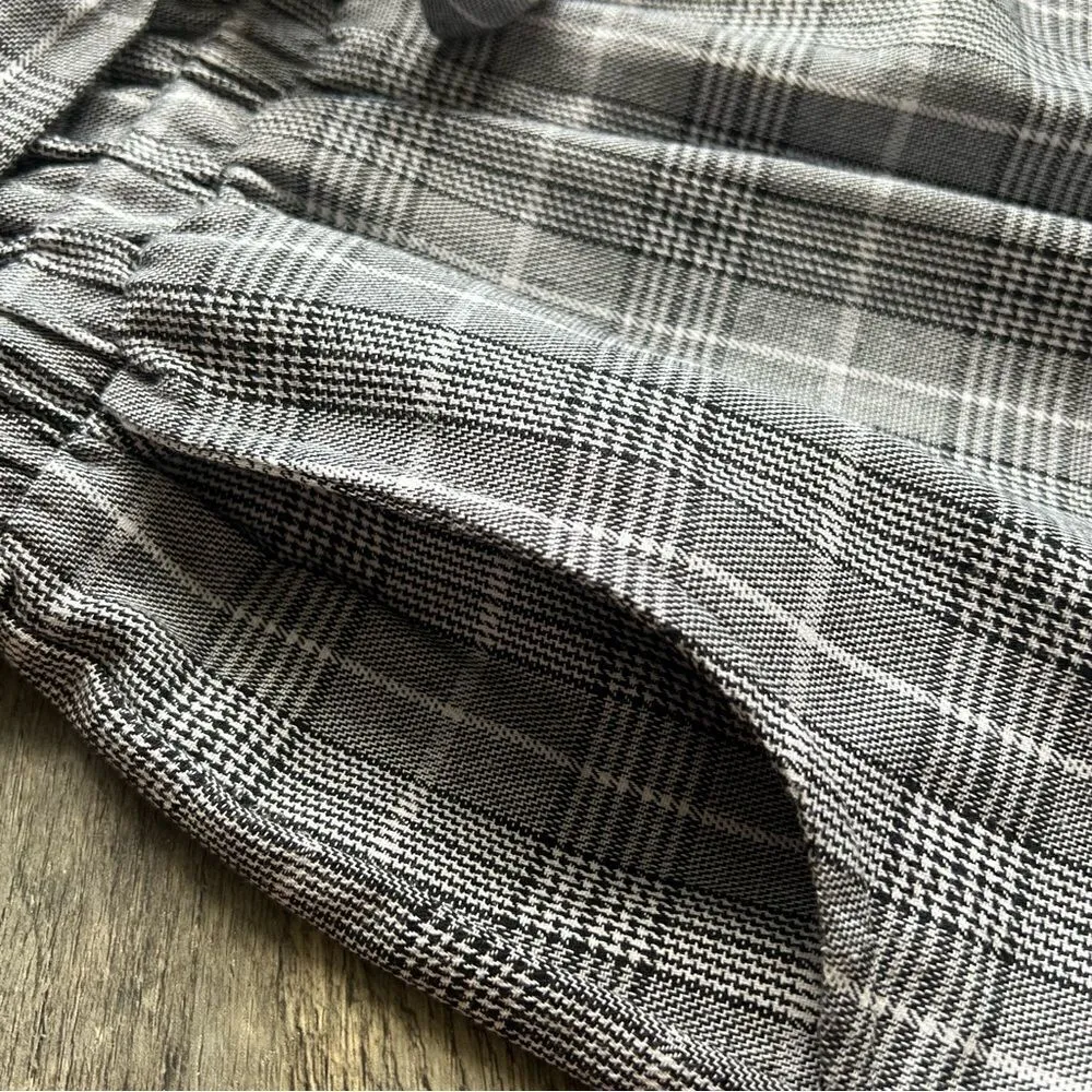 Kendall & Kylie Plaid Paperbag Skirt NWT from PacSun Black White Grey Tie Belt L - Image 12