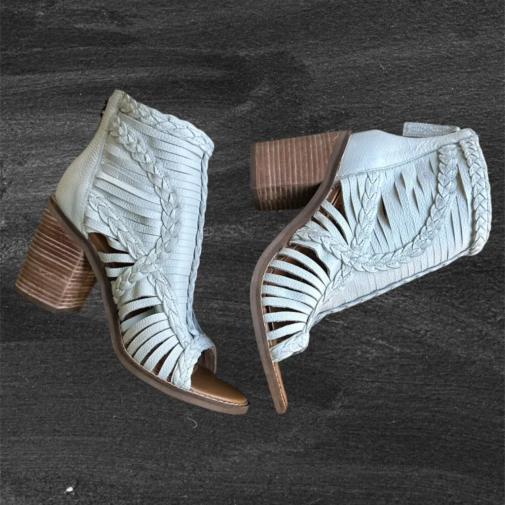 Dingo Women’s Jeezy Leather Sandal size 8 - Image 7