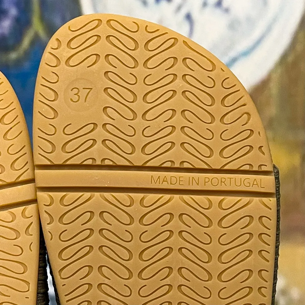 Message Shaw Ripple Slide Vegan Ripple Strap Stone Beige EU 37 EUC Tan Size 6 - Image 7