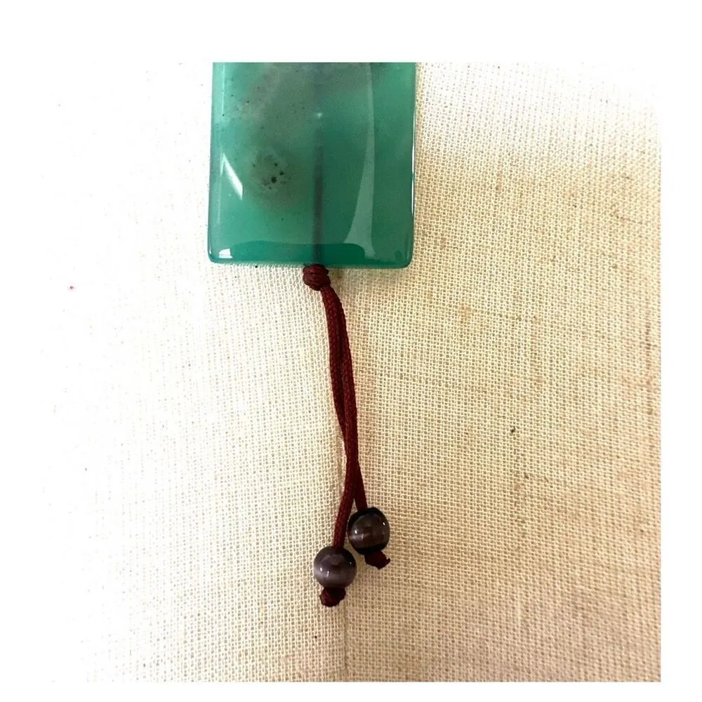 Green dyed agate pendant necklace on cord - Image 11