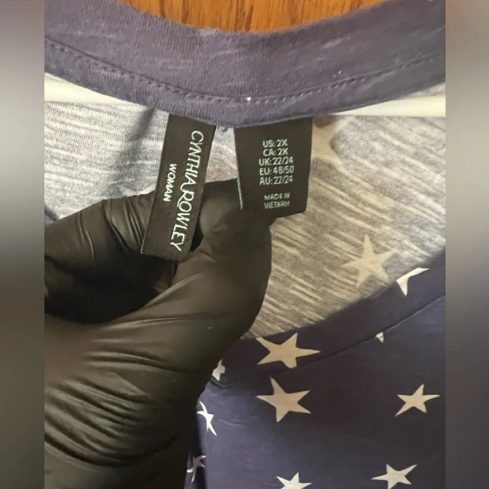 Cynthia Rowley Blue White Star V-Neck T-Shirt Size 2X Short Sleeve - Image 3