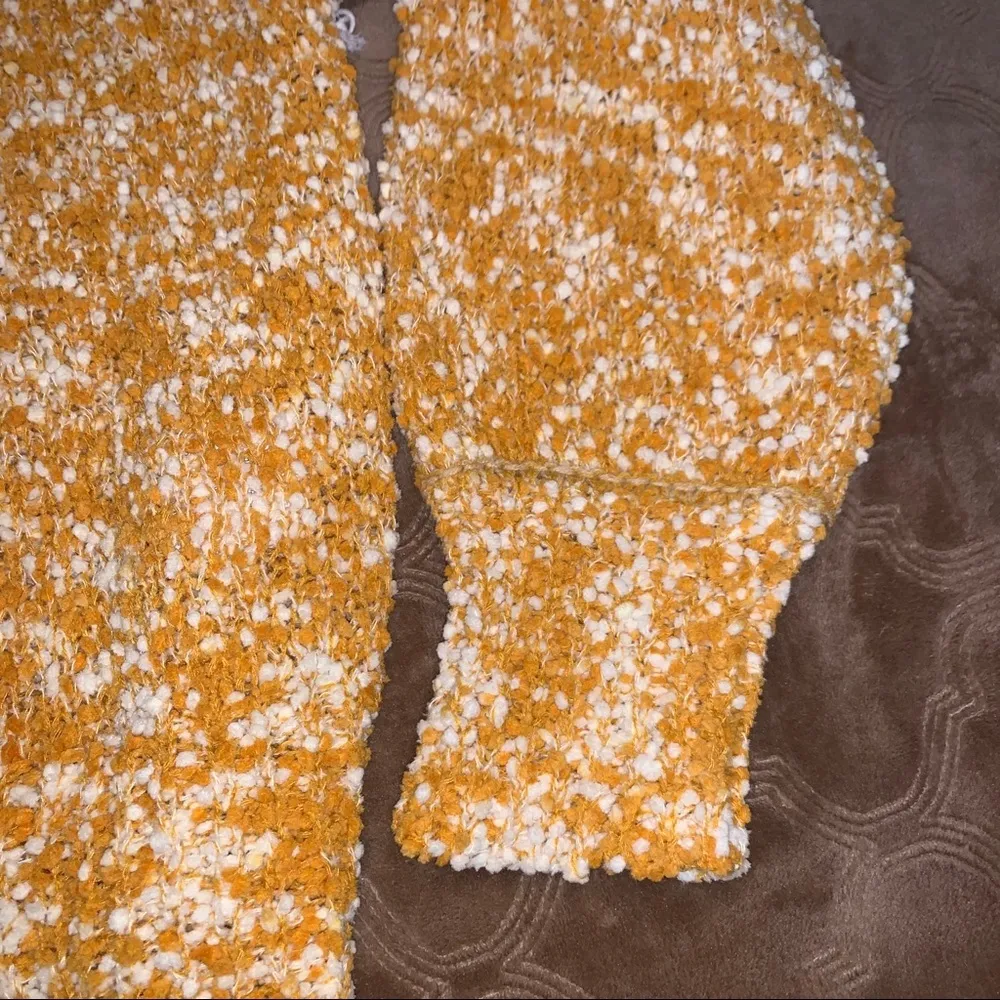 Coco Jaimeson popcorn Campfire Mustard sweater, M - Image 3