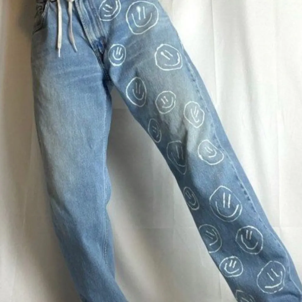 Levi unhappy face jeans. - Image 4