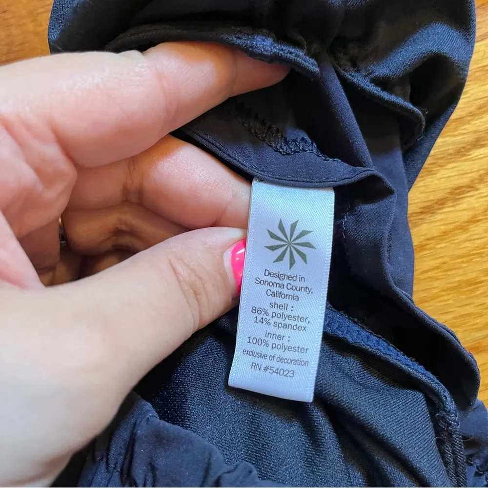 Athleta  navy blue running shorts size XS - Image 6