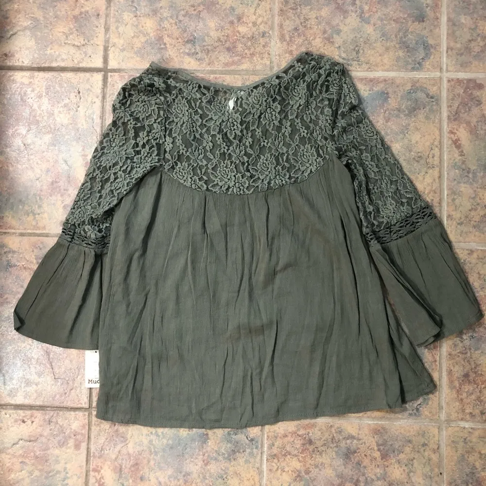 NWT Small MUDD v Neck Blouse Tie & Bell Sleeves - Image 5