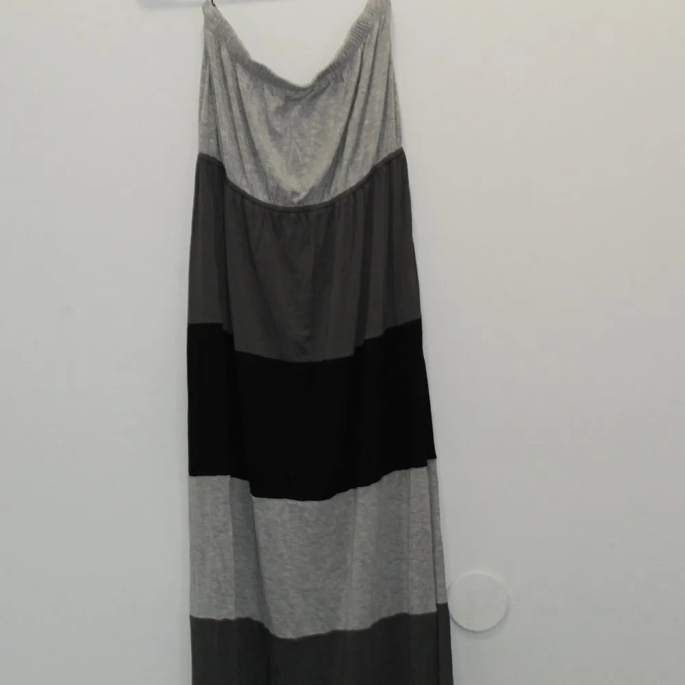 Soprano Women's Strapless Dress Size Medium - Image 5