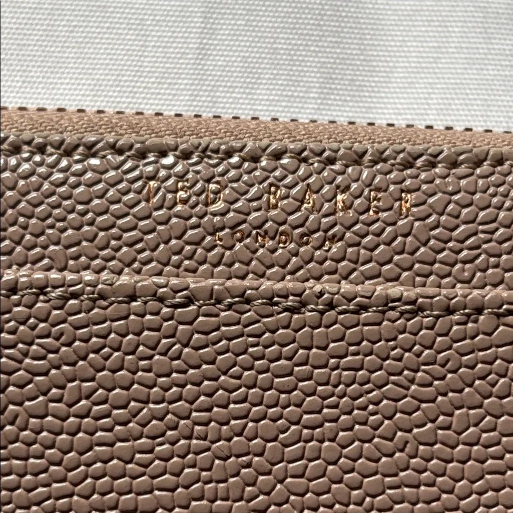 Ted Baker AINE Bow Leather Zip Around Matinee Wallet EUC - Image 4