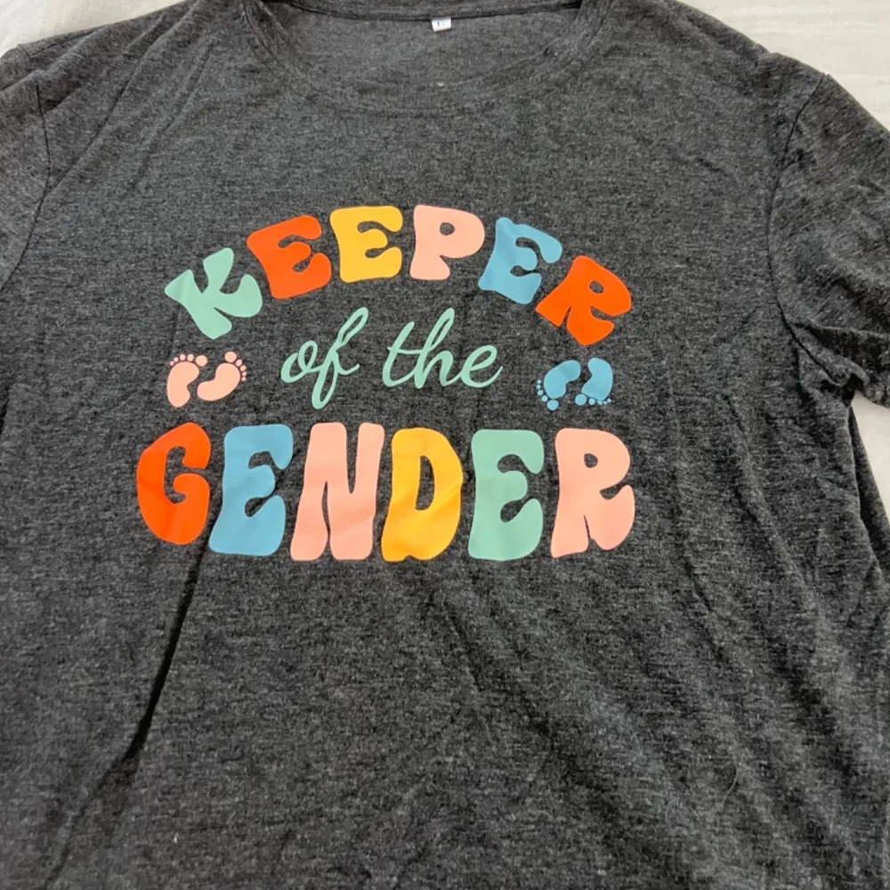 Gender reveal t-shirt ‘keeper of the gender’ - Image 2