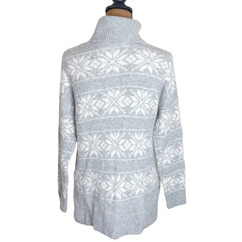 Cupcakes and Cashmere plush snowflake Nordic winter turtleneck sweater size M Gray Size M - Image 2