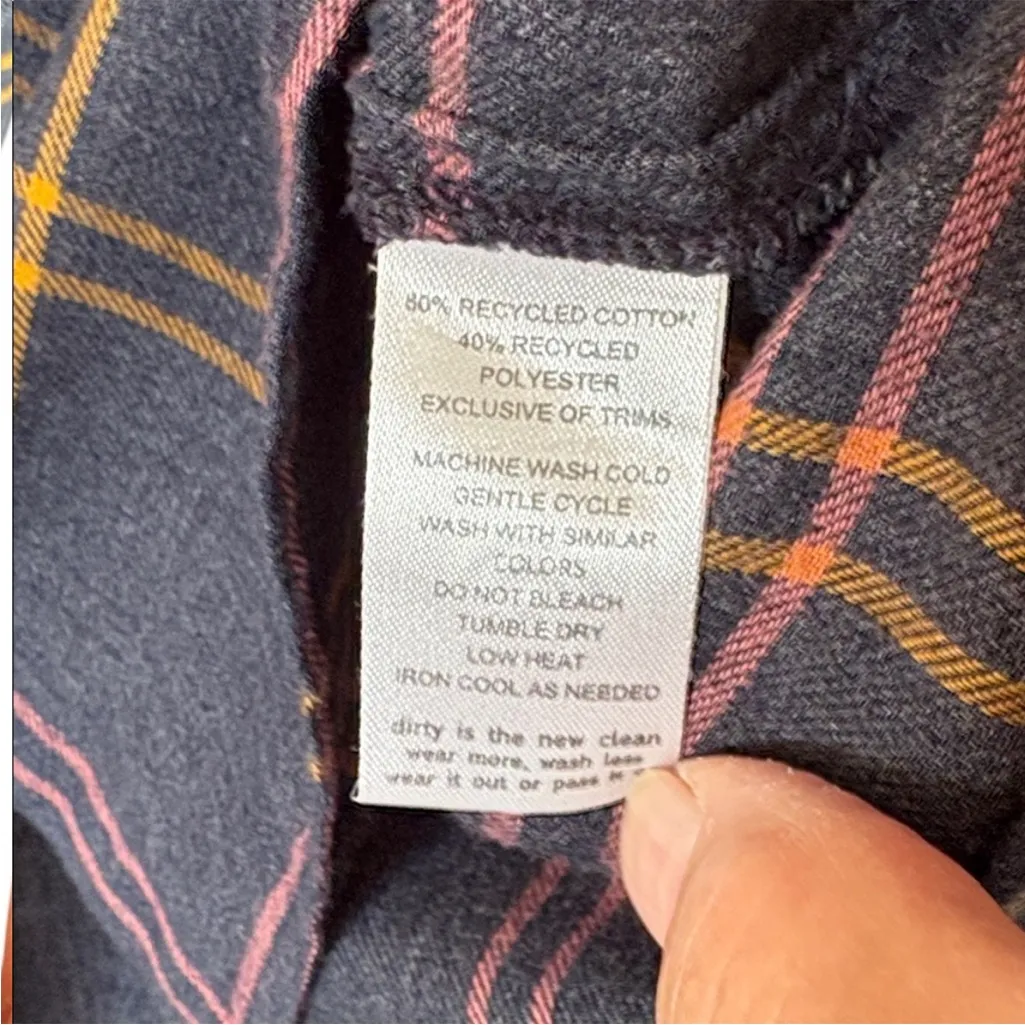 EUC Toad&Co Plaid Button Down Top
Size Large - Image 6