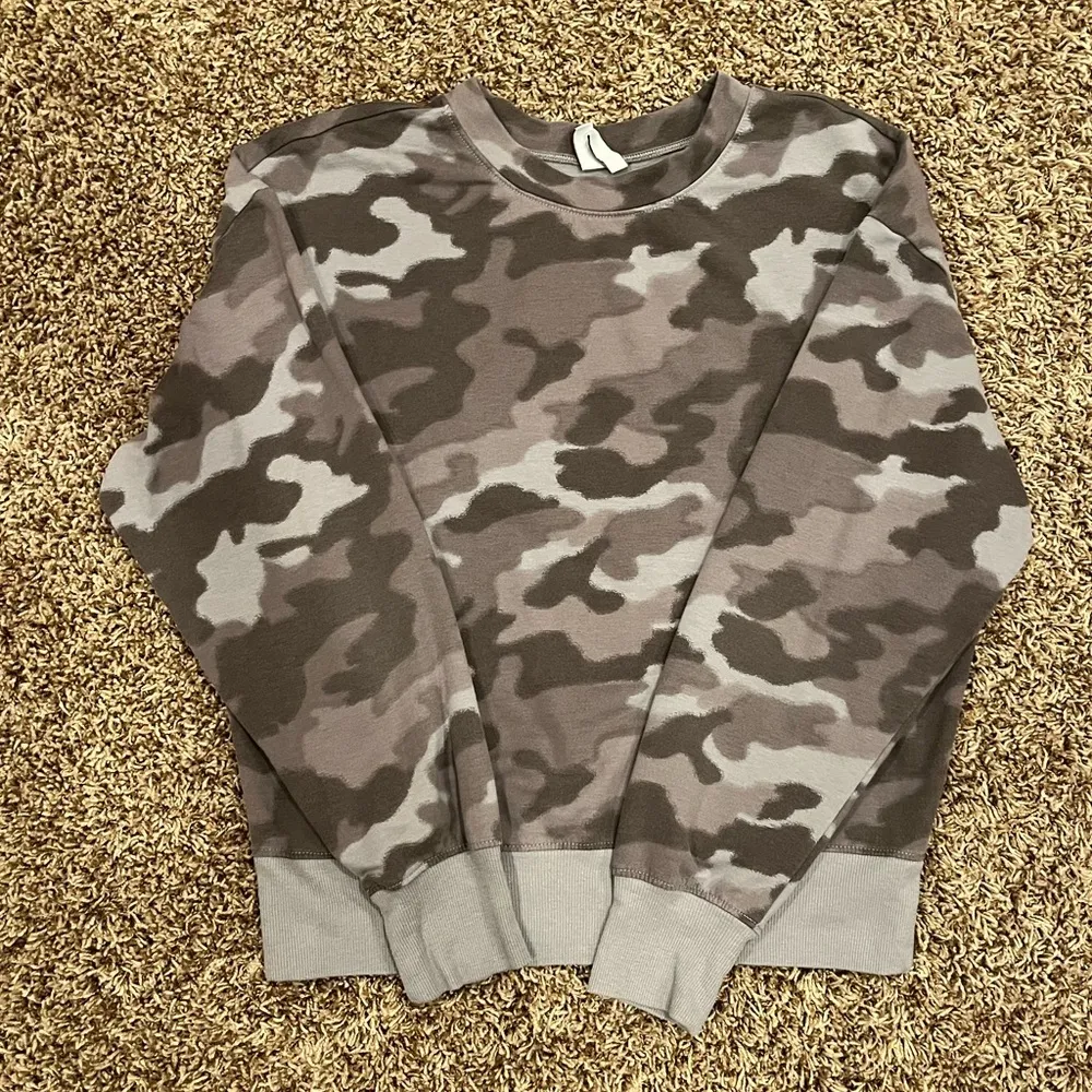 Z By Zella Camo Blur Print Sweatshirt & Sweatpants Tracksuit Set - Image 3