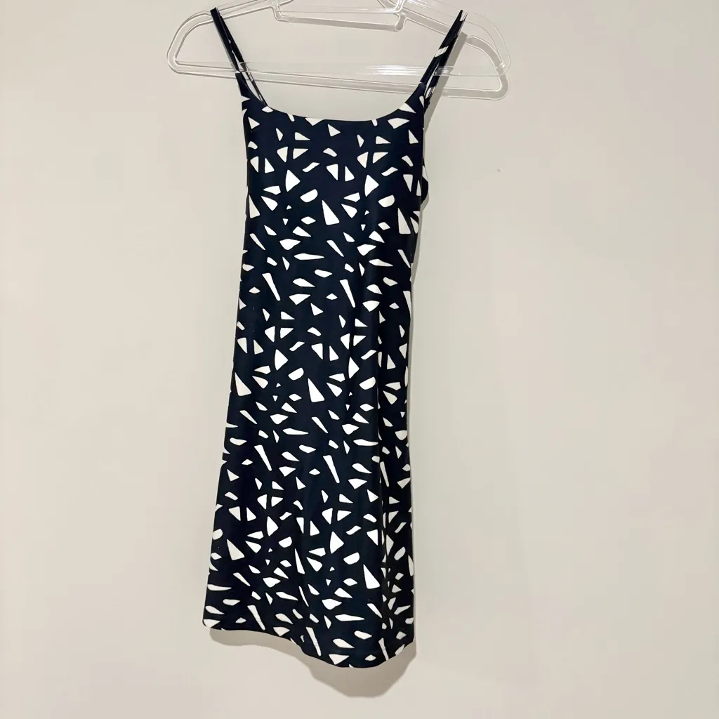 Sweaty Betty All Round‎ Workout Geometric Dress Navy and White size medium - Image 3