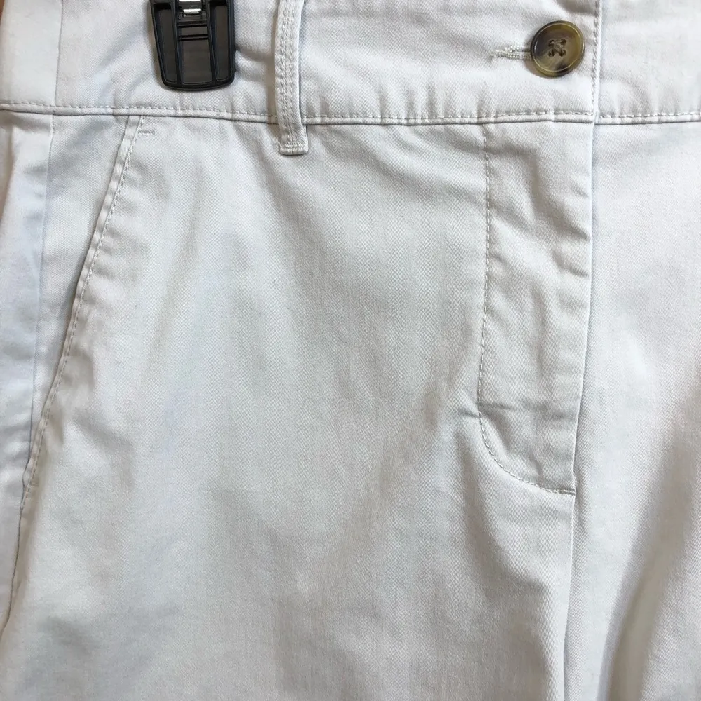 Kim Rogers Size 8 Khaki Shorts with Front Pockets & Buttoned Back Pockets - Image 3