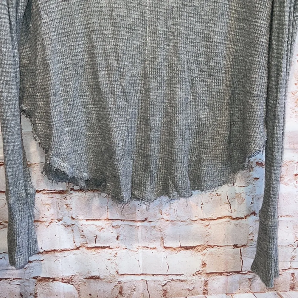 Saturday Sunday Anthro v neck raw hem thermal waffle knit S pullover grey top - Image 3