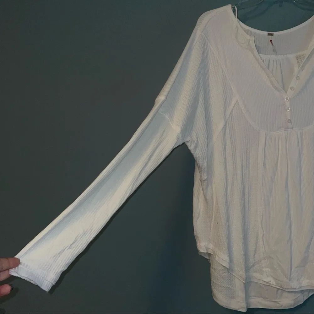 Free People Leo Henley Tee Waffle Knit Size Medium - Image 4