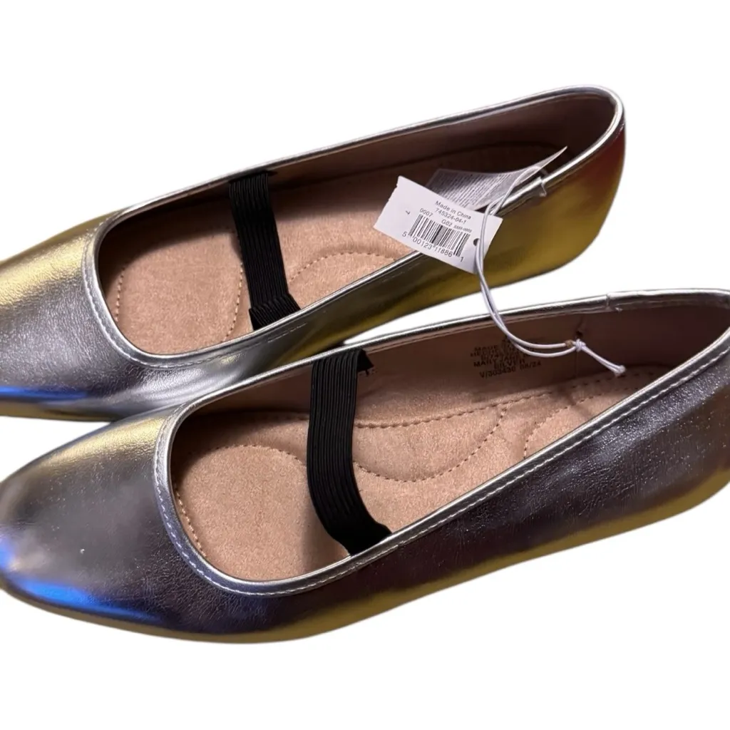 Old Navy Women's Mary Jane  Low Heel Ballet Silver Loafers with Black Strap Sz 7 - Image 3