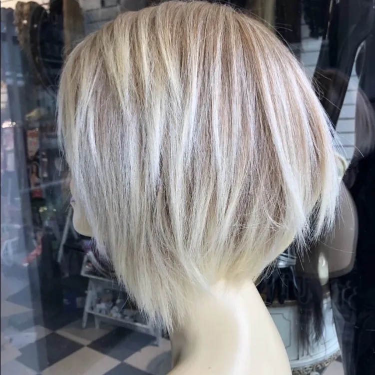 Short Bob Lacefront wig wispy layers only platinum blonde left - Image 5