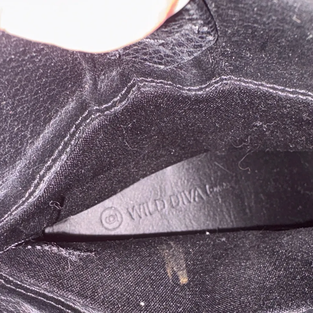 Wild Diva Western Black Ankle Boots. Size 6 - Image 4